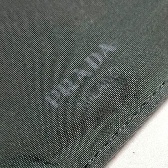 PRADA VINTAGE POCONO NYLON SPORT WALLET - Picture 10 of 15